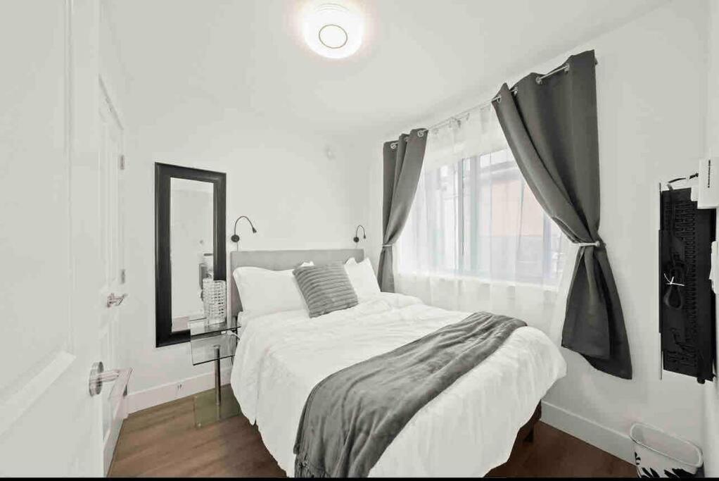 Entire New Cozy And Modern 2-Storey House Vancouver Exterior photo